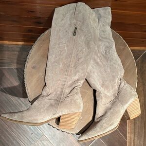 Stylish Suede Knee-High Boots